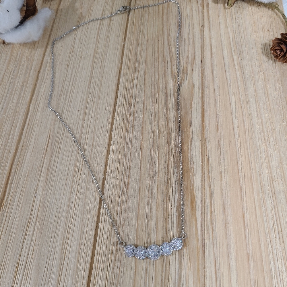 🌟🌟NEW🌟🌟GLAMOROUS!! Genuine 5 Round CZ 1 Carat  Necklace in SILVER 🌟🌟 - Picture 9 of 15
